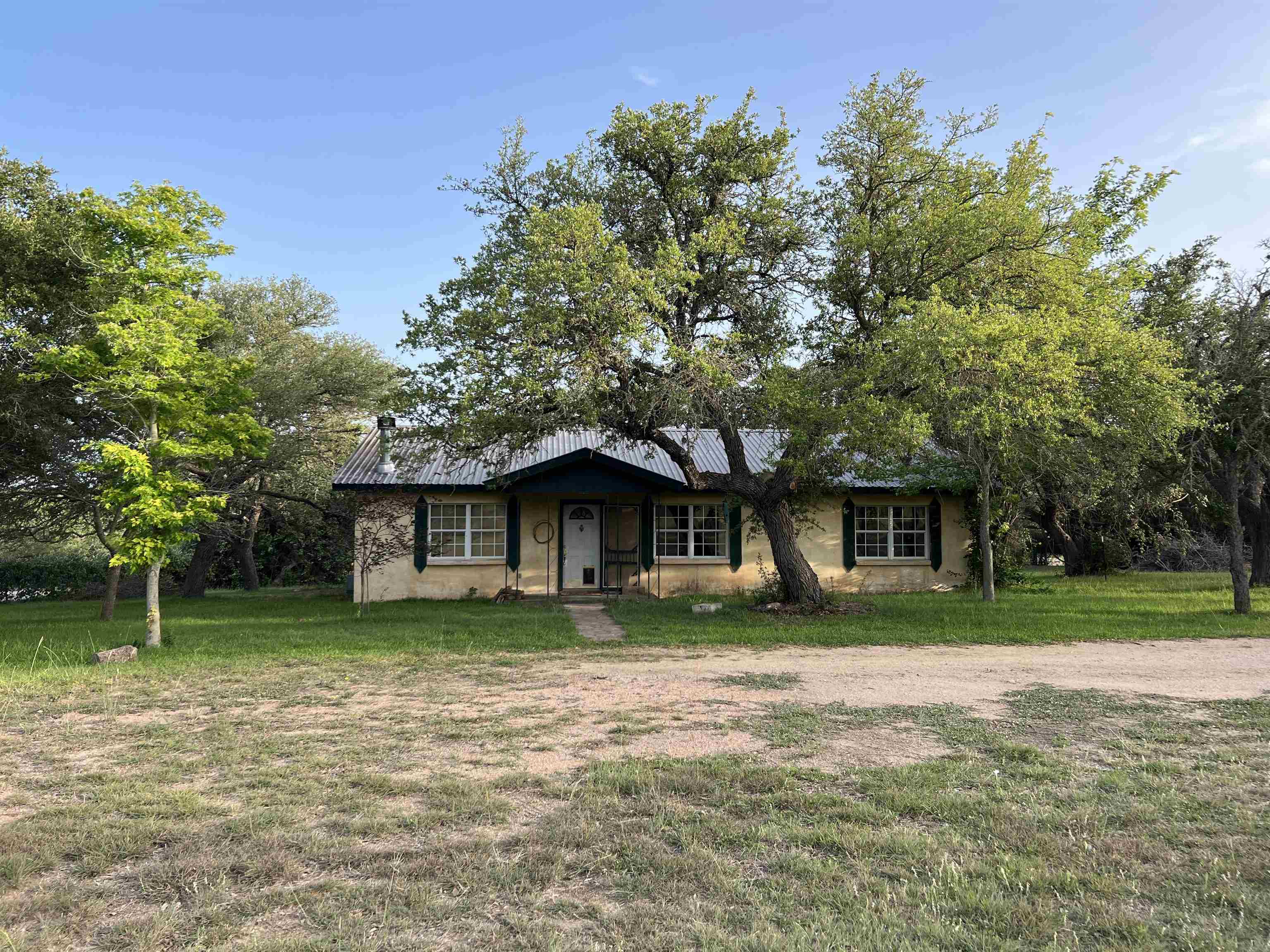 6425 County Road 330 Bertram TX 78605