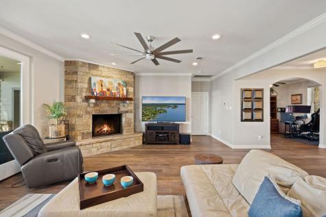 402 South Shorewood Granite Shoals TX 78654