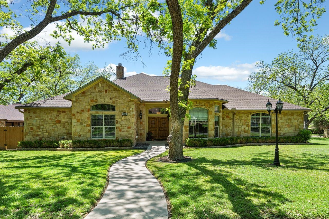 313 Stewart Street Meadowlakes TX 78654
