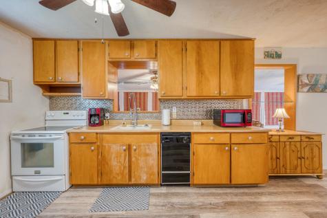 204 W Lakeshore Drive Llano TX 78643