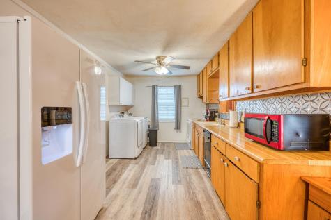 204 W Lakeshore Drive Llano TX 78643