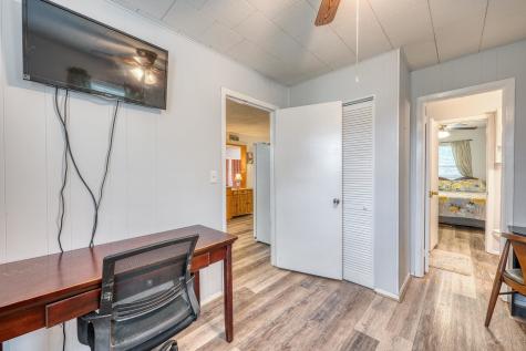 204 W Lakeshore Drive Llano TX 78643