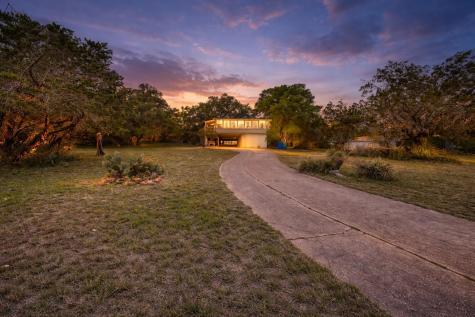 204 W Lakeshore Drive Llano TX 78643