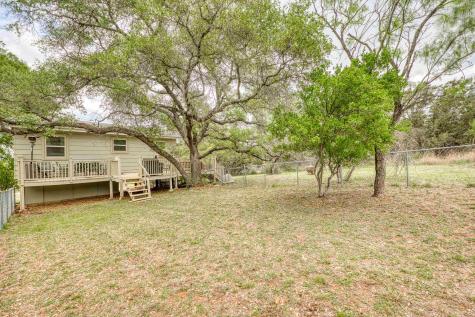 204 W Lakeshore Drive Llano TX 78643
