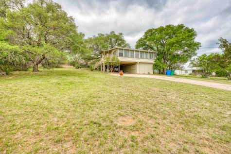 204 W Lakeshore Drive Llano TX 78643