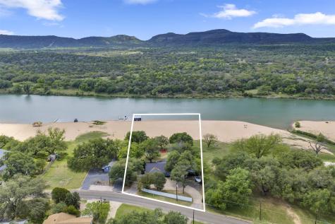 4310 River Oaks Drive Kingsland TX 78639
