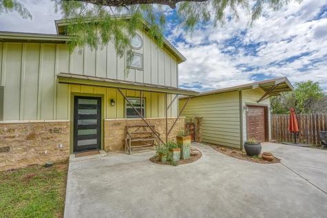 4303 Oak Park Drive Cottonwood Shores TX 78657