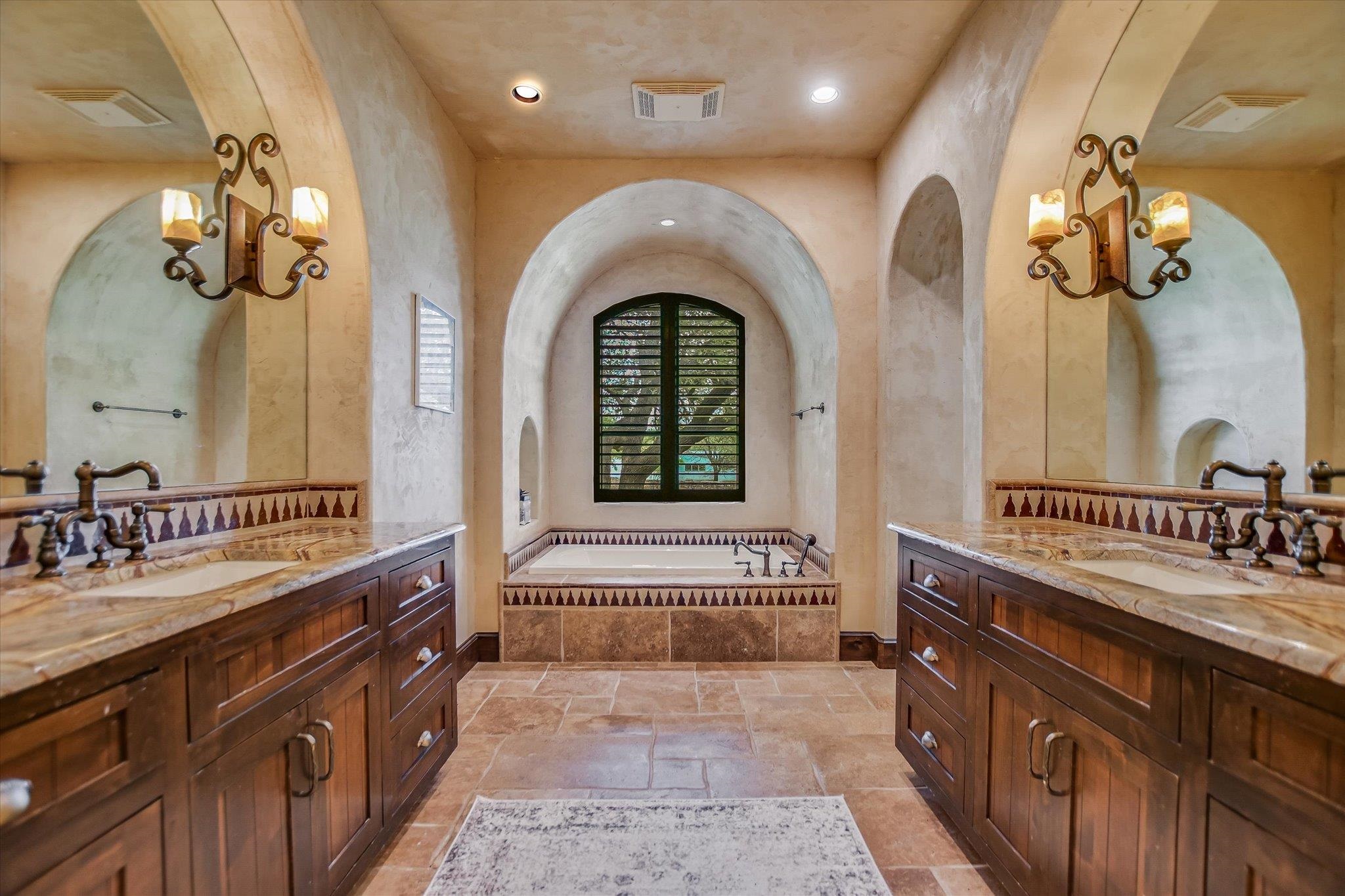 100 Milagro Horseshoe Bay TX 78657