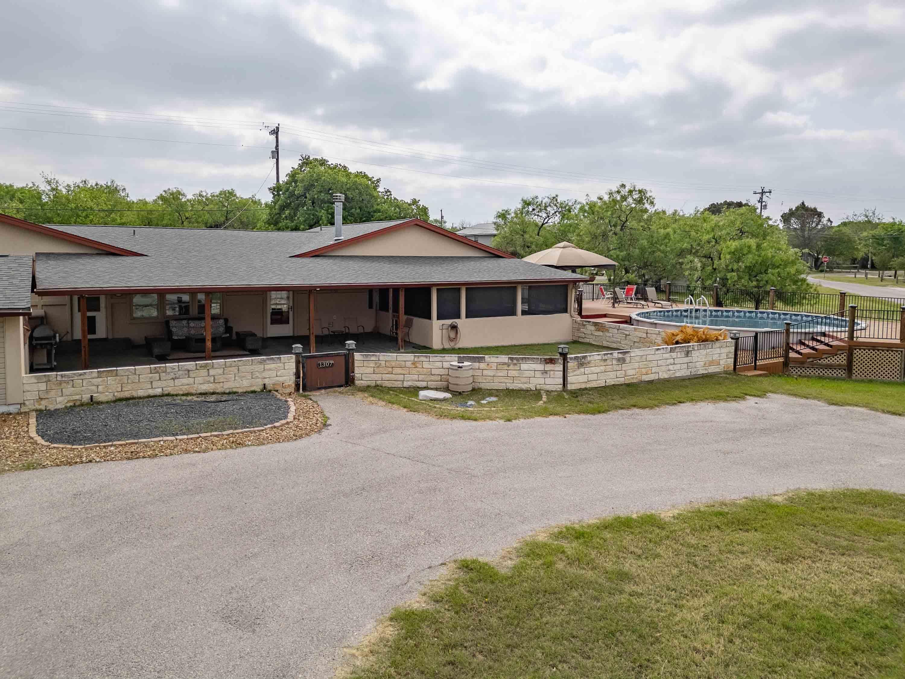 1307 Hillcrest Drive Granite Shoals TX 78654