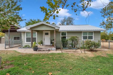2140 Indian Trail Kingsland TX 78639