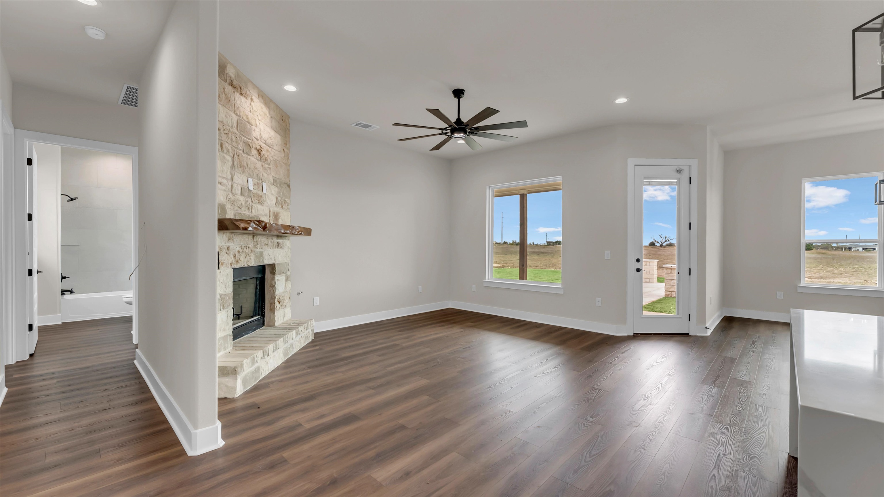 379 Prairie Point Road Bertram TX 78605
