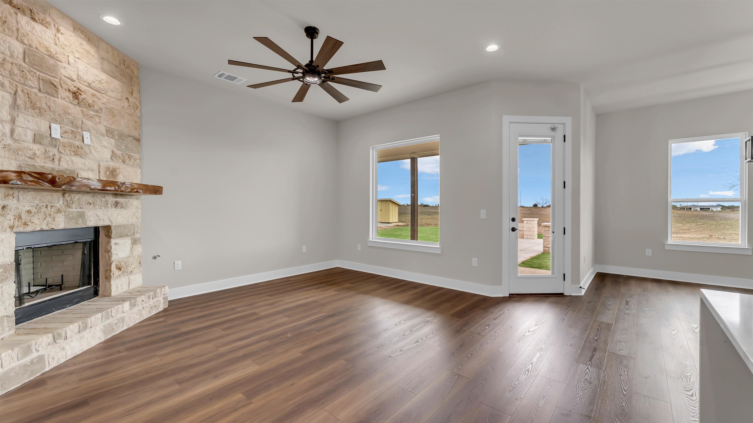 379 Prairie Point Road Bertram TX 78605