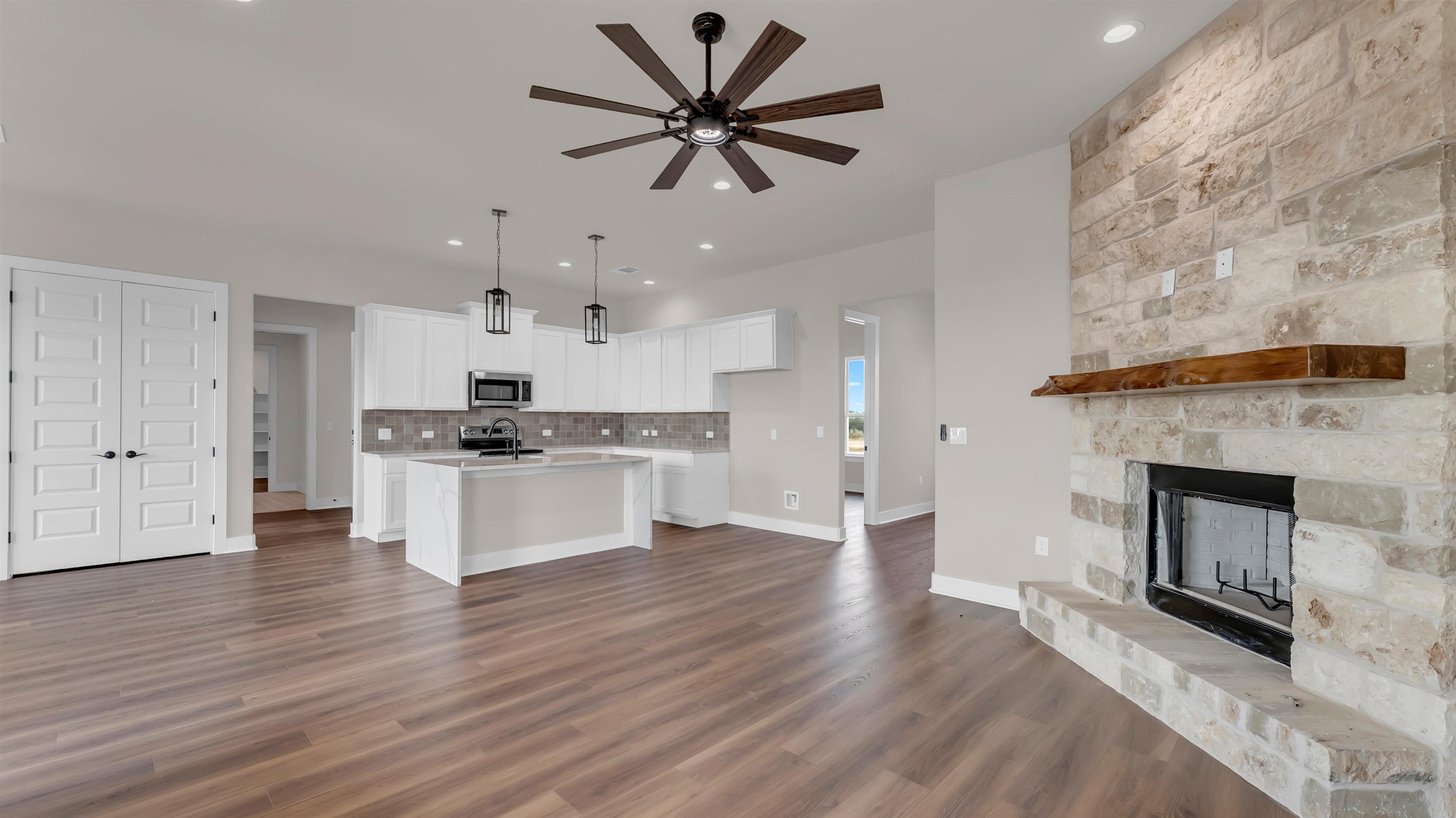 379 Prairie Point Road Bertram TX 78605