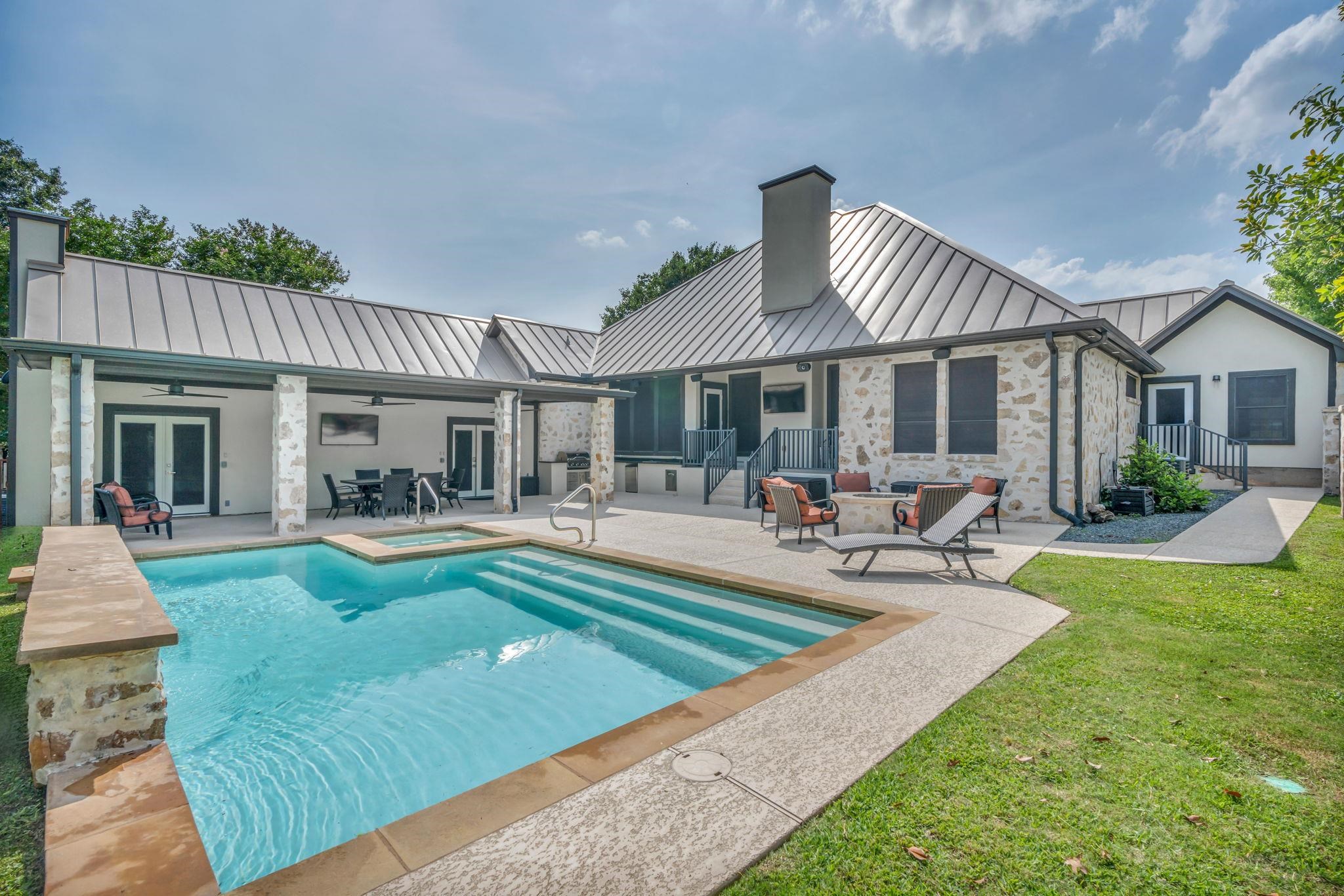 709 Red Sails Horseshoe Bay TX 78657