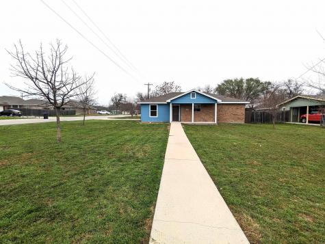 1201 E Avenue F Lampasas TX 76550