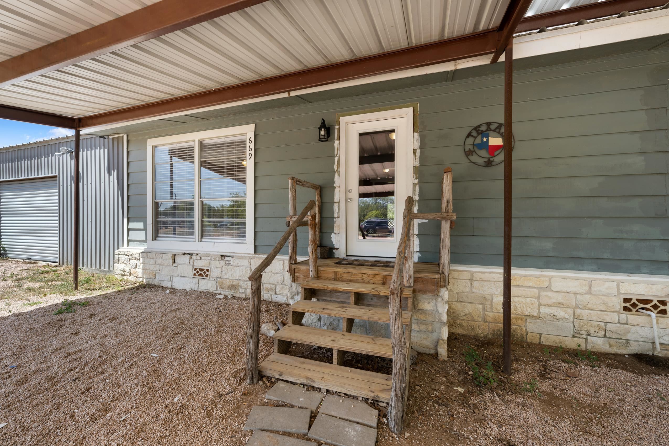 669 Wood Forest Road Kingsland TX 78639