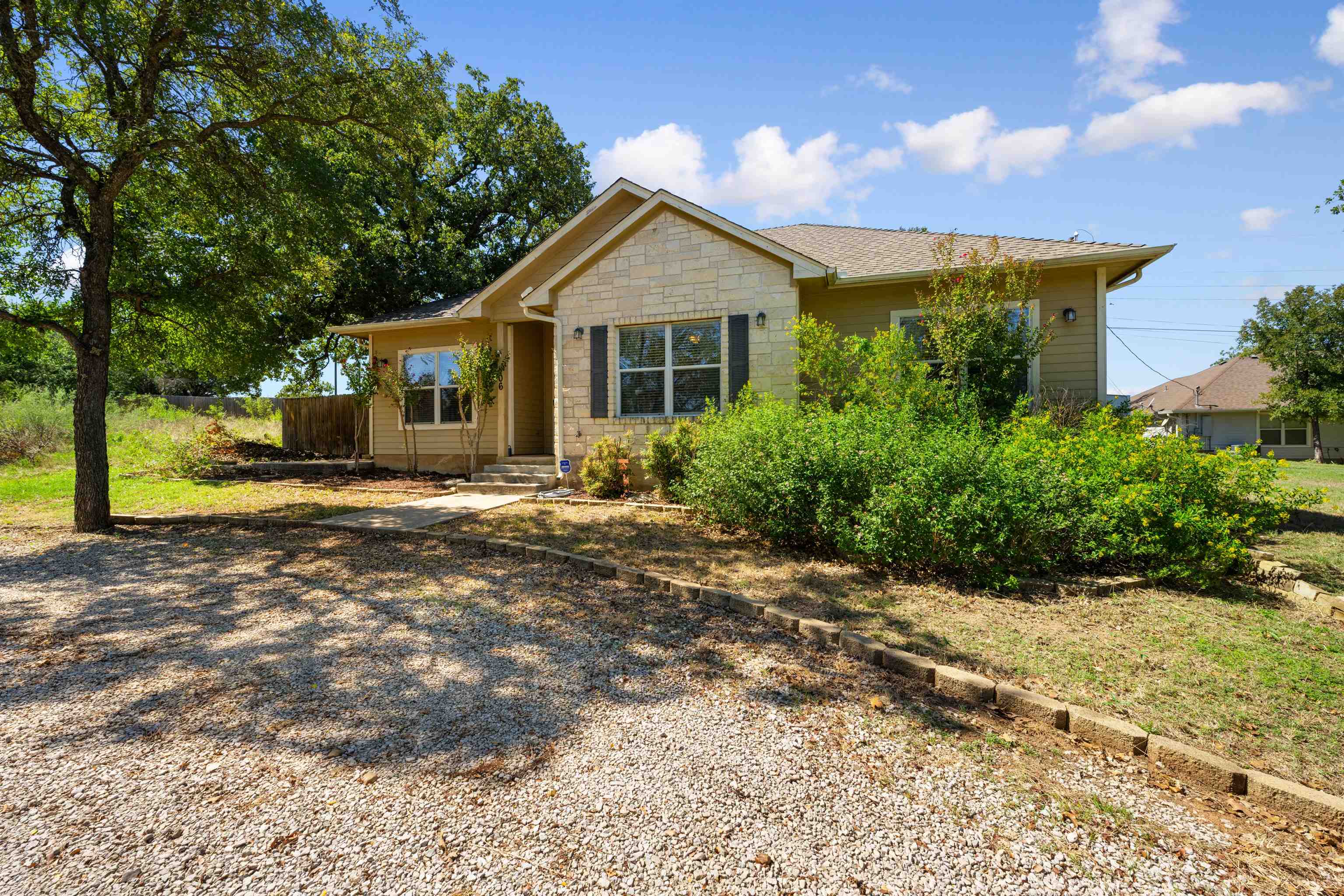 806 Pine Lane Cottonwood Shores TX 78657
