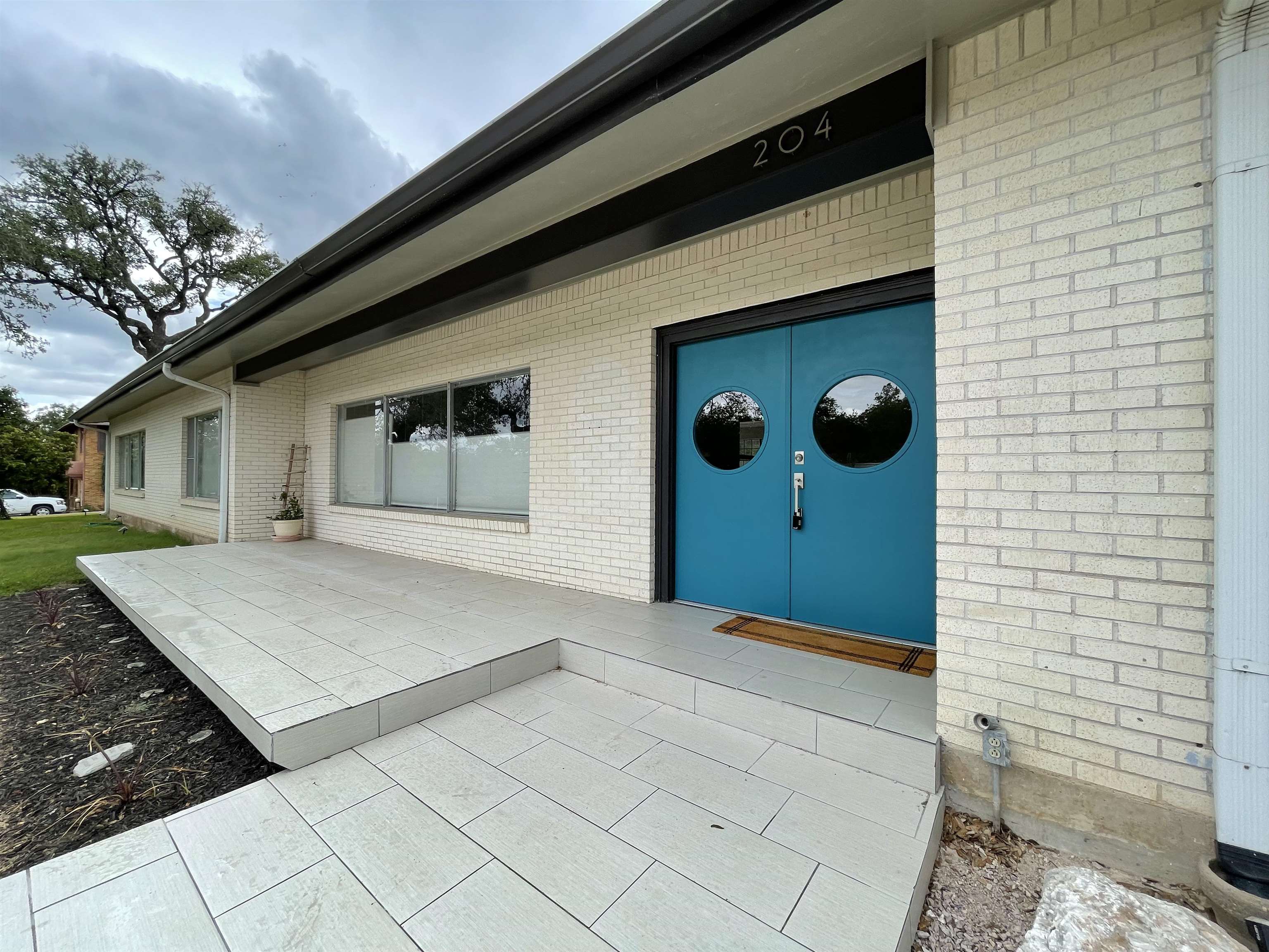 204 S Race Street Lampasas TX 76550