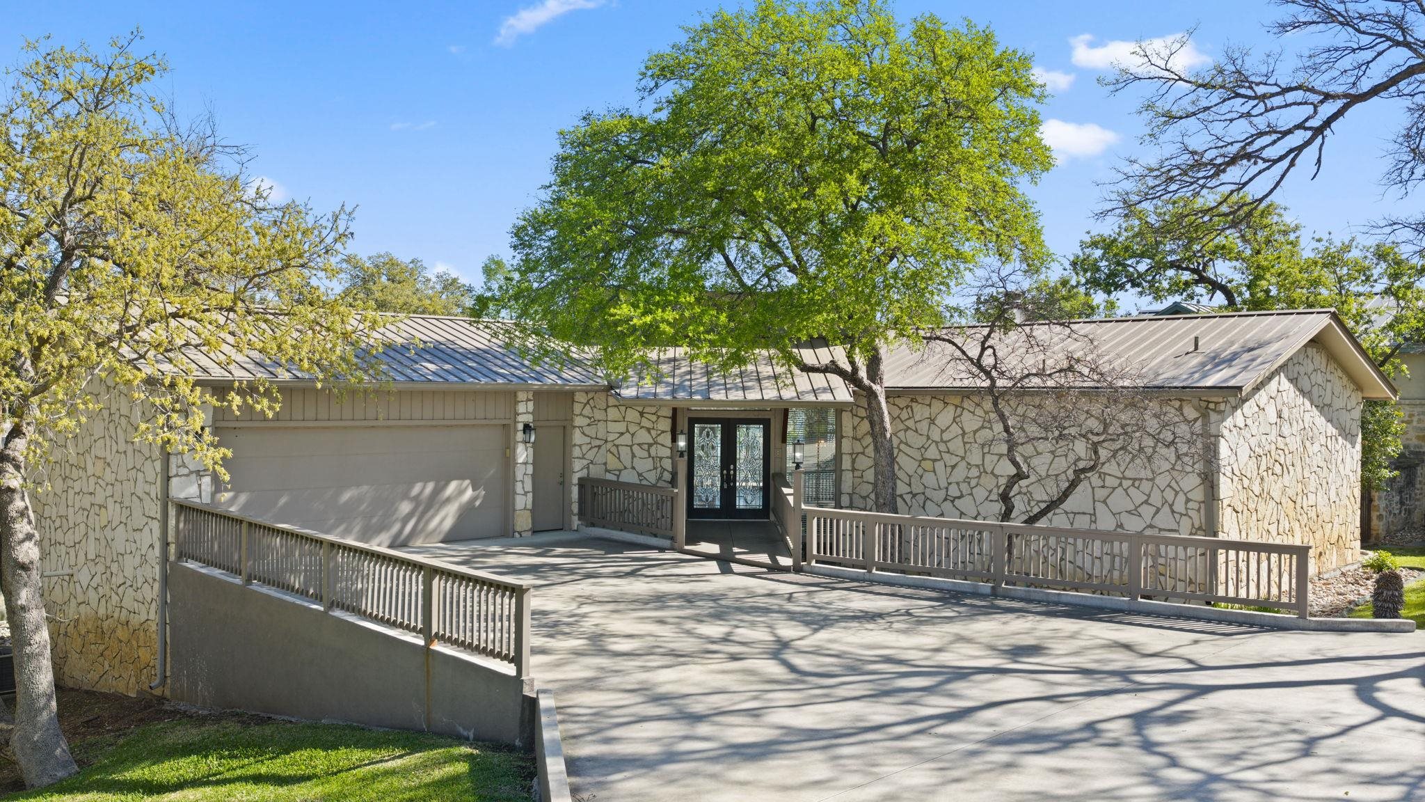 819 Broken Arrow Horseshoe Bay TX 78657