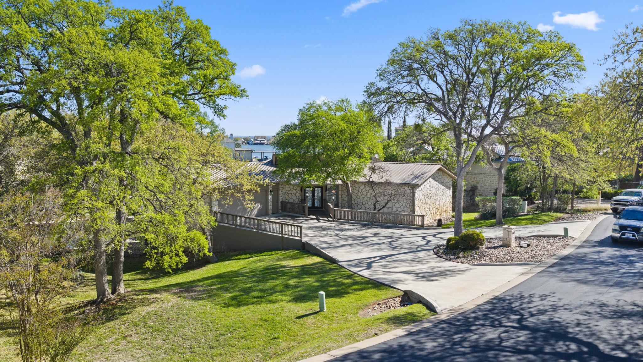 819 Broken Arrow Horseshoe Bay TX 78657