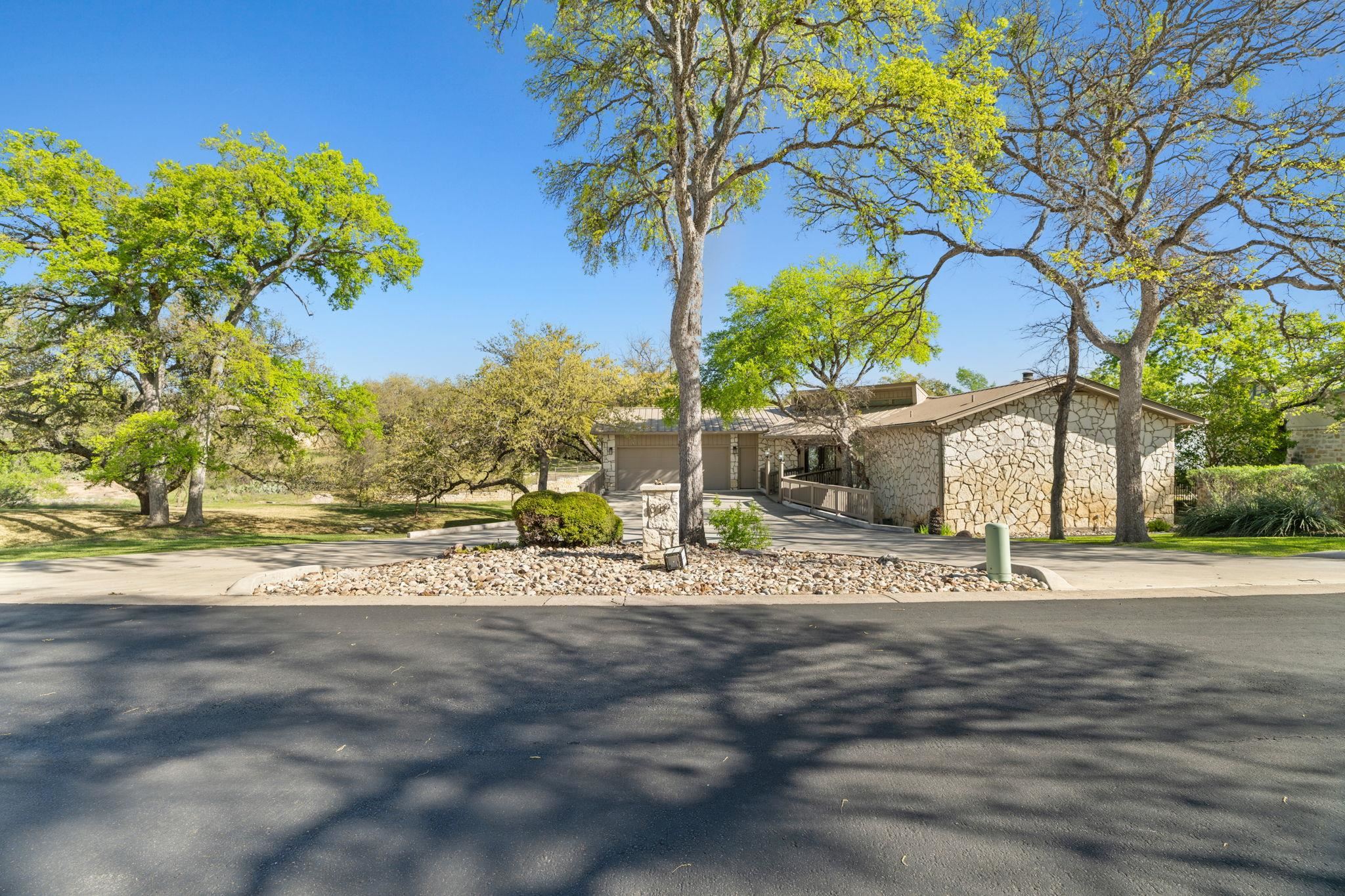 819 Broken Arrow Horseshoe Bay TX 78657
