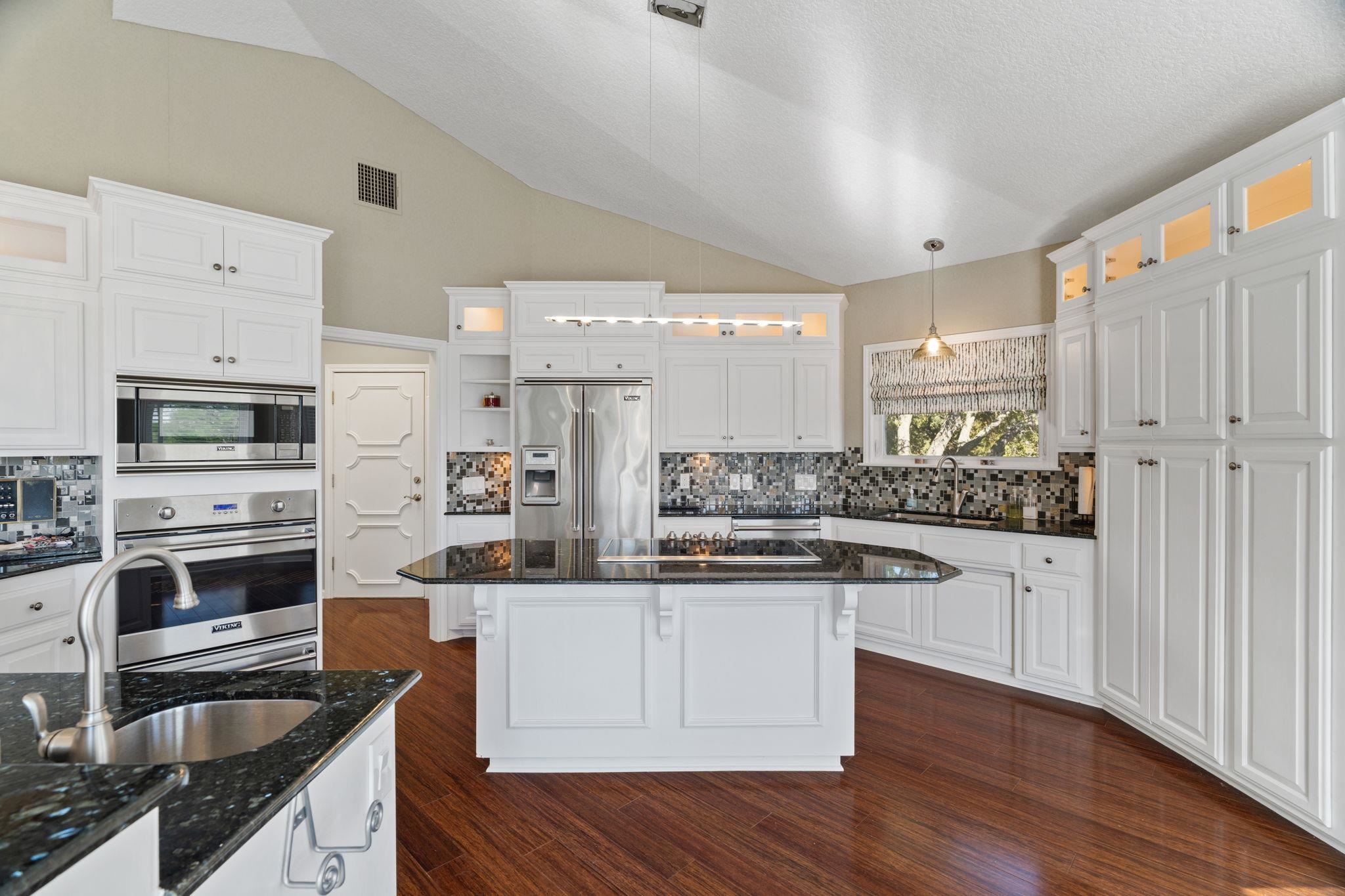 819 Broken Arrow Horseshoe Bay TX 78657