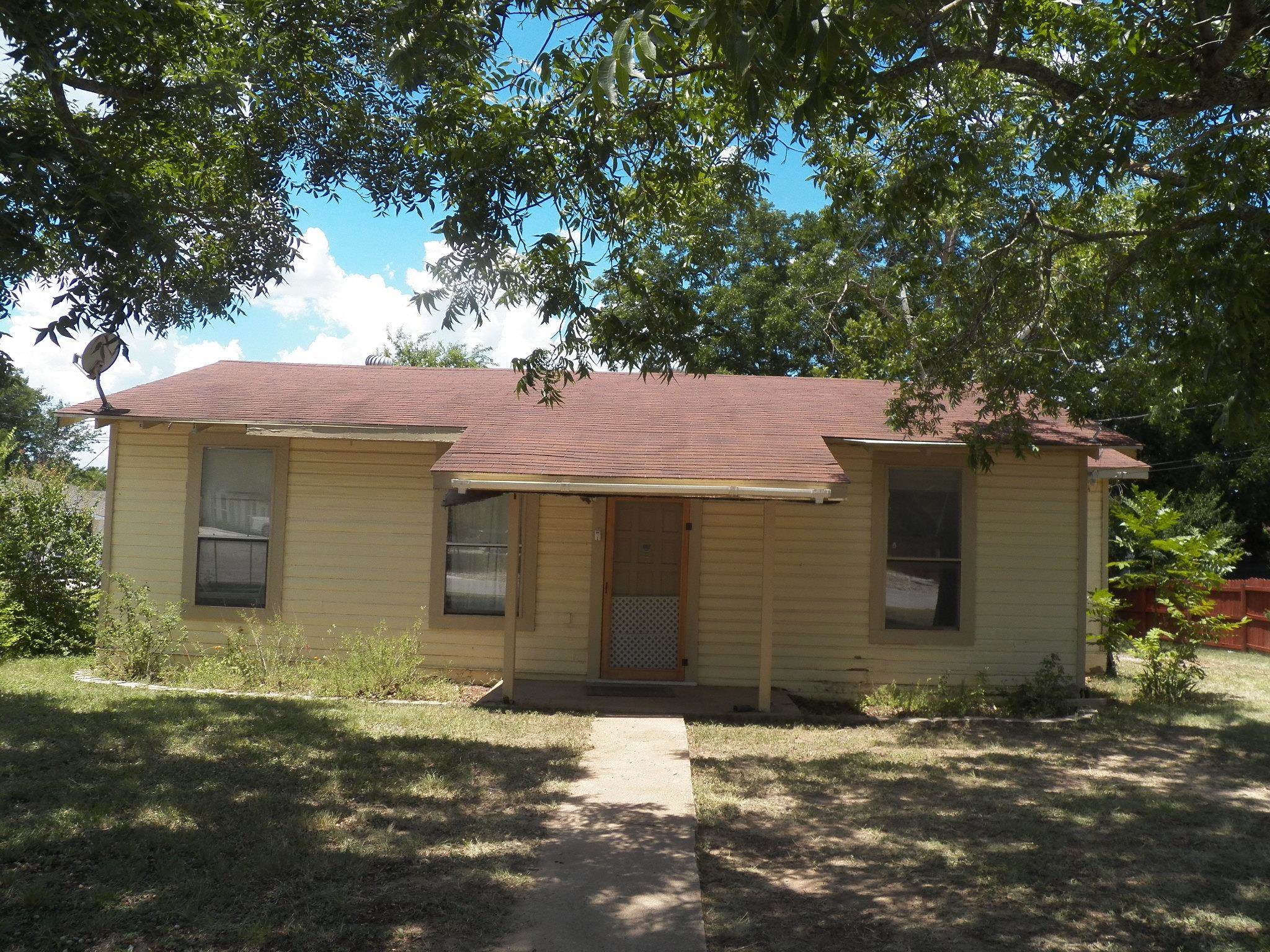 302 S Hill Street Burnet TX 78611