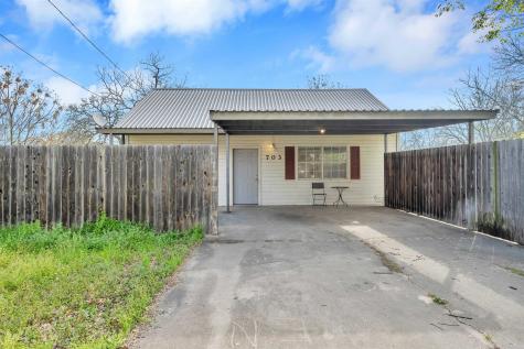 703 S Pierce Street Burnet TX 78611