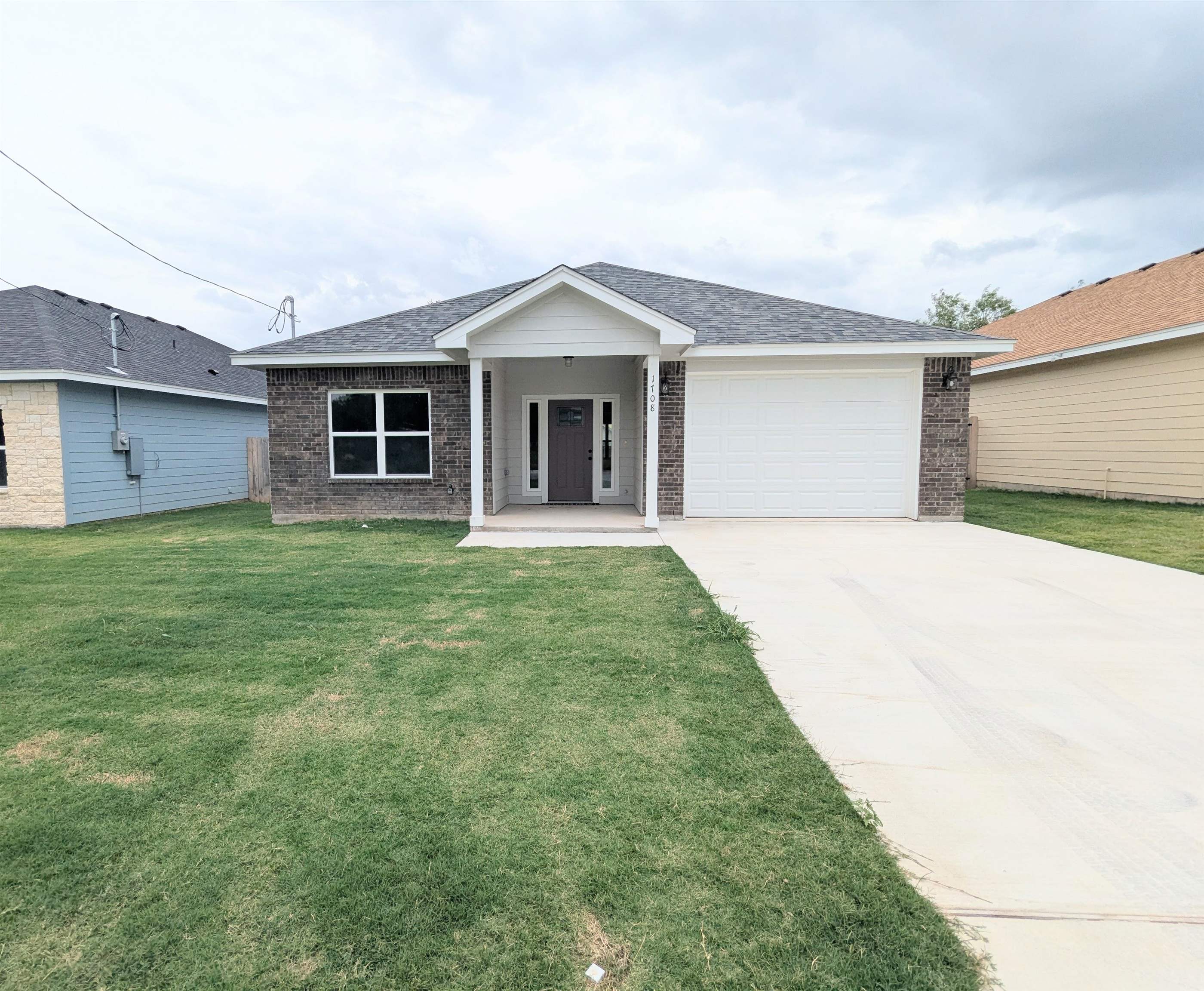 1708 E Ave G Lampasas TX 76550