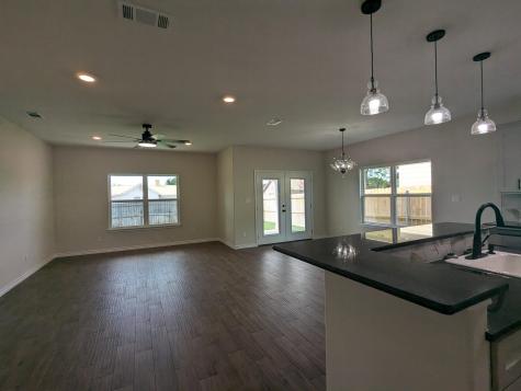 1708 E Ave G Lampasas TX 76550
