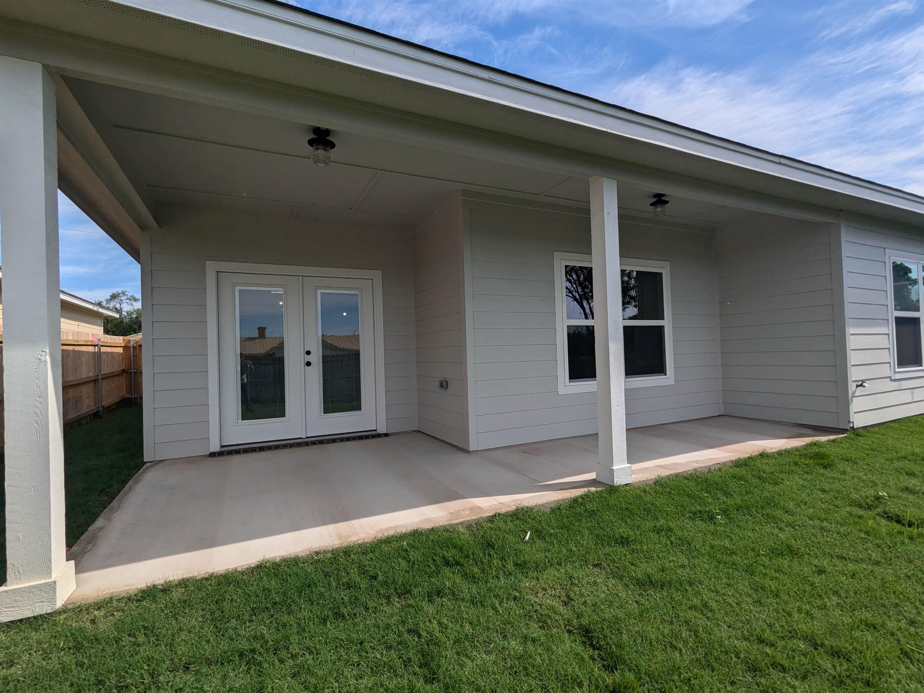 1708 E Ave G Lampasas TX 76550