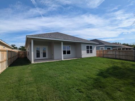 1708 E Ave G Lampasas TX 76550