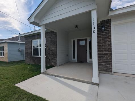 1708 E Ave G Lampasas TX 76550