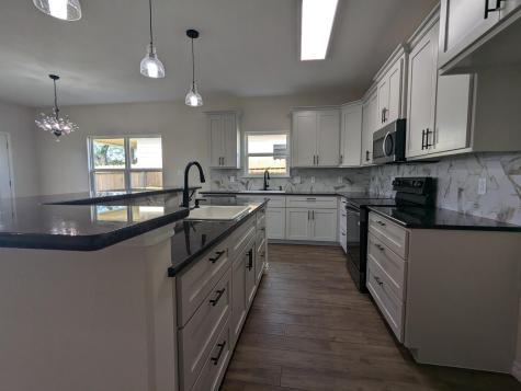 1708 E Ave G Lampasas TX 76550