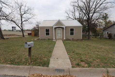407 N Walnut Street Lampasas TX 76550