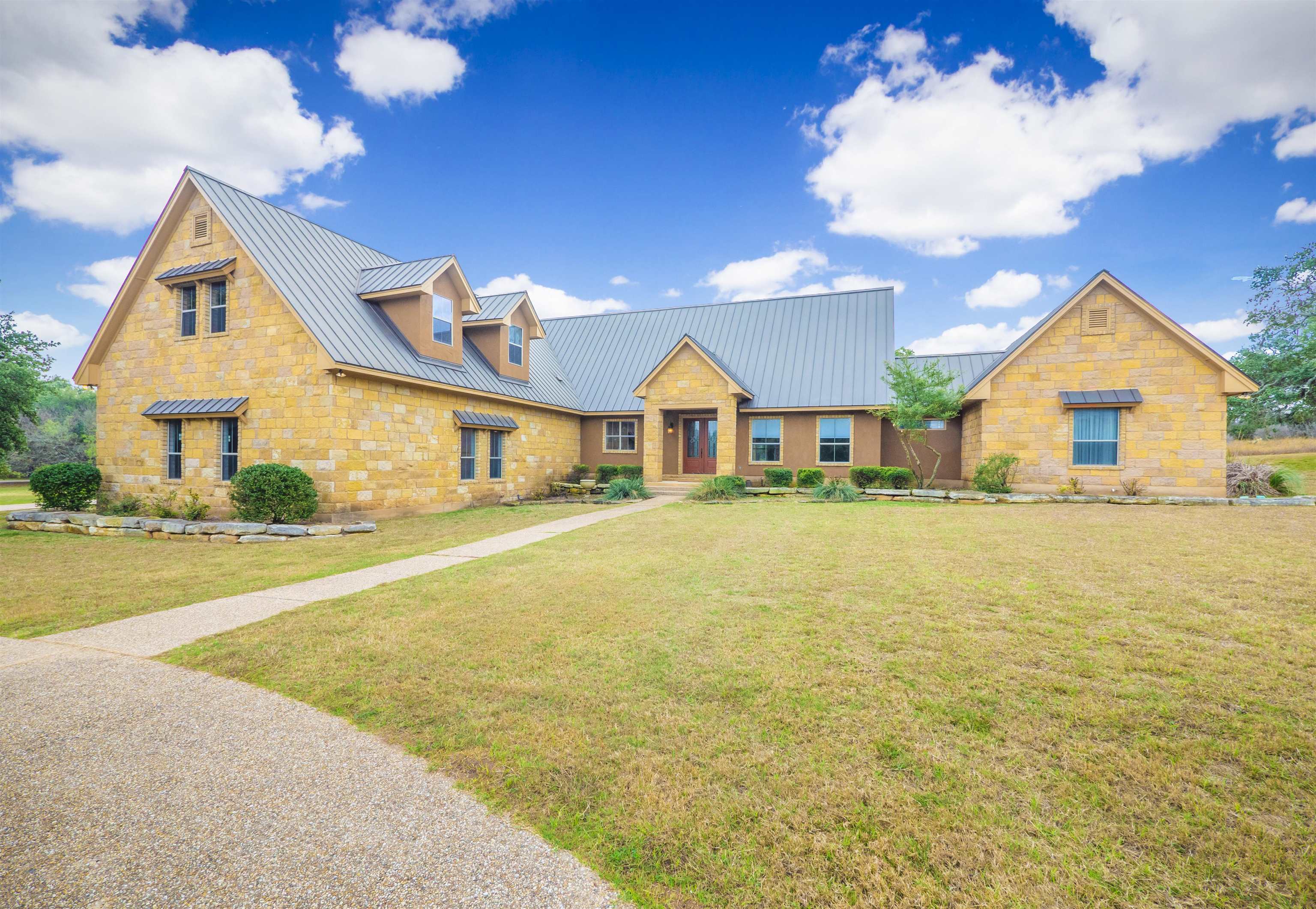 205 Double Horn Trail Spicewood TX 78669