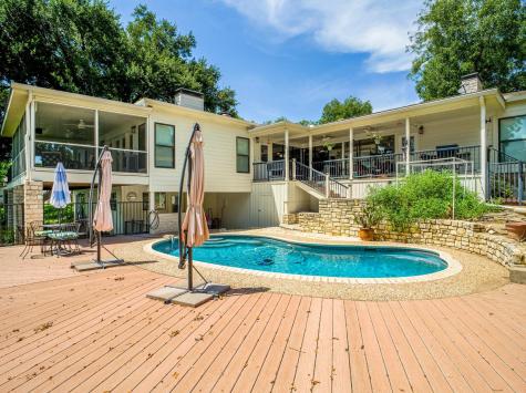 313 Meadowlakes Drive Meadowlakes TX 78654