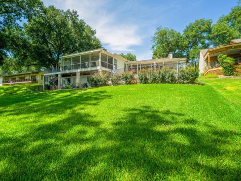 313 Meadowlakes Drive Meadowlakes TX 78654