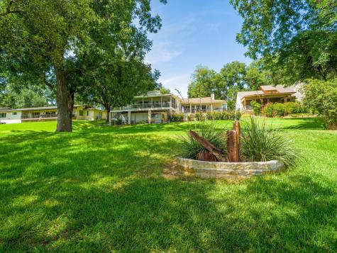 313 Meadowlakes Drive Meadowlakes TX 78654