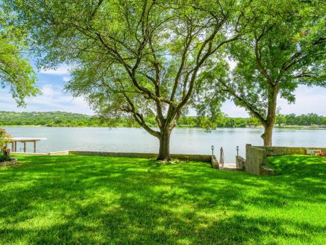 313 Meadowlakes Drive Meadowlakes TX 78654
