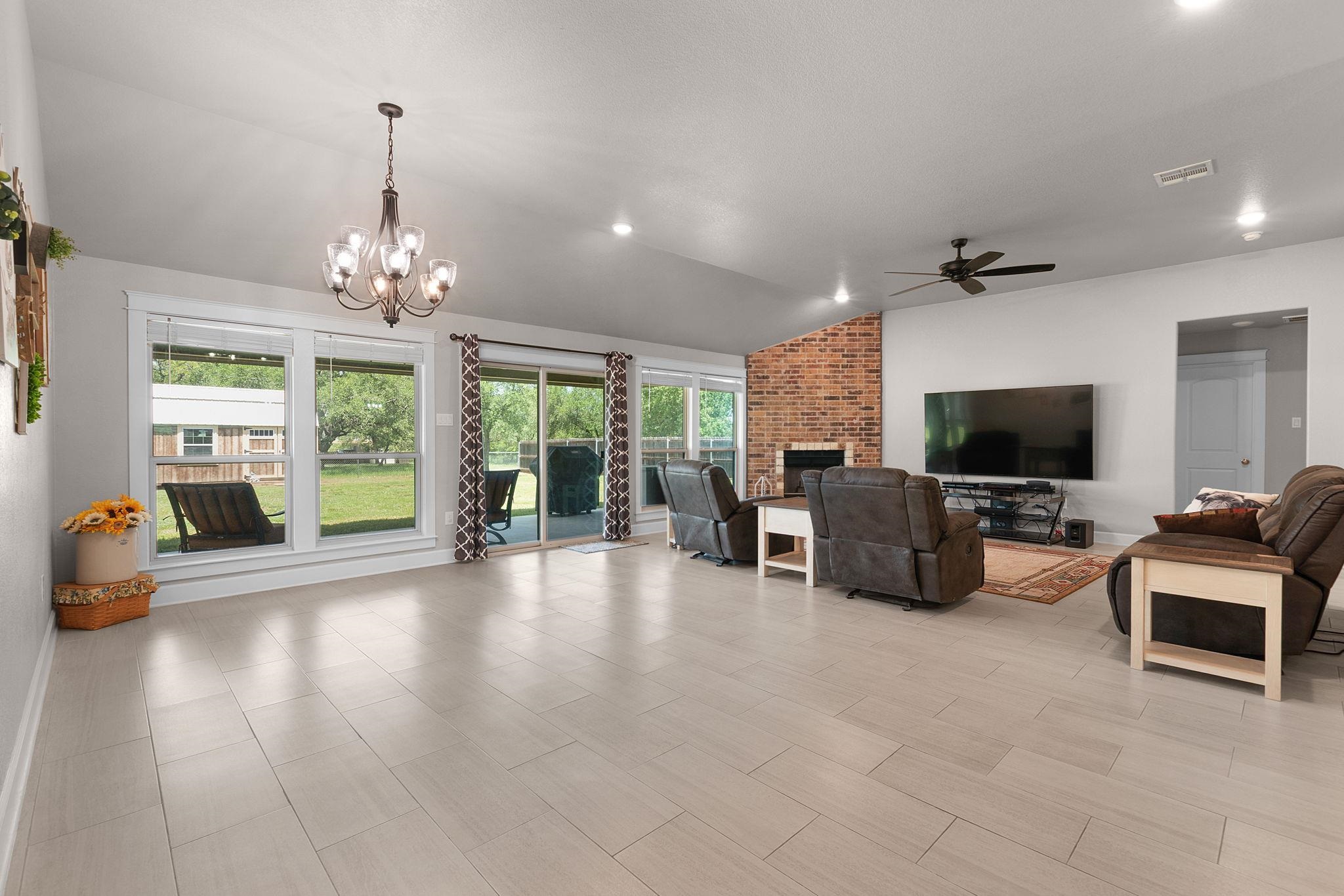 7 Deb Lynn Avenue Lampasas TX 76550