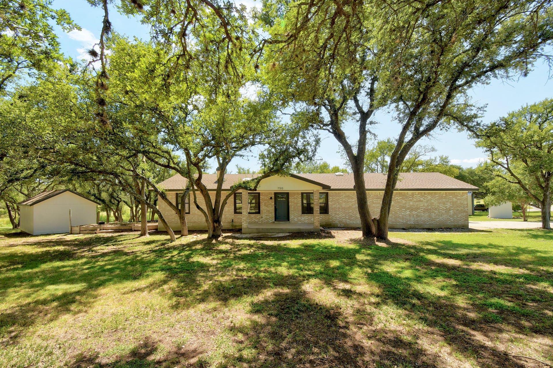 750 Texas Avenue Kingsland TX 78639