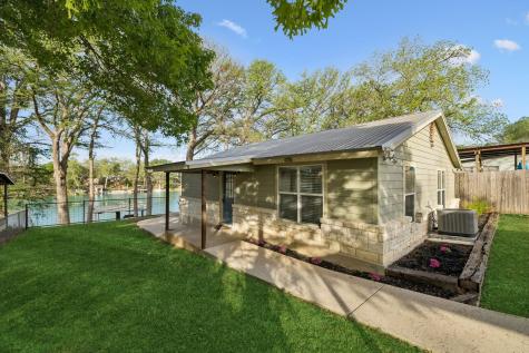 230 Lee Street Seguin TX 78155