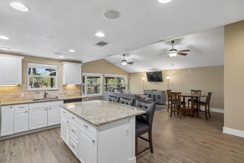 230 Lee Street Seguin TX 78155