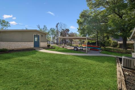 230 Lee Street Seguin TX 78155