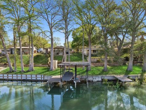 230 Lee Street Seguin TX 78155