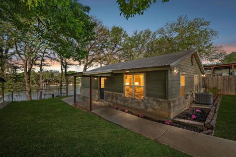 230 Lee Street Seguin TX 78155