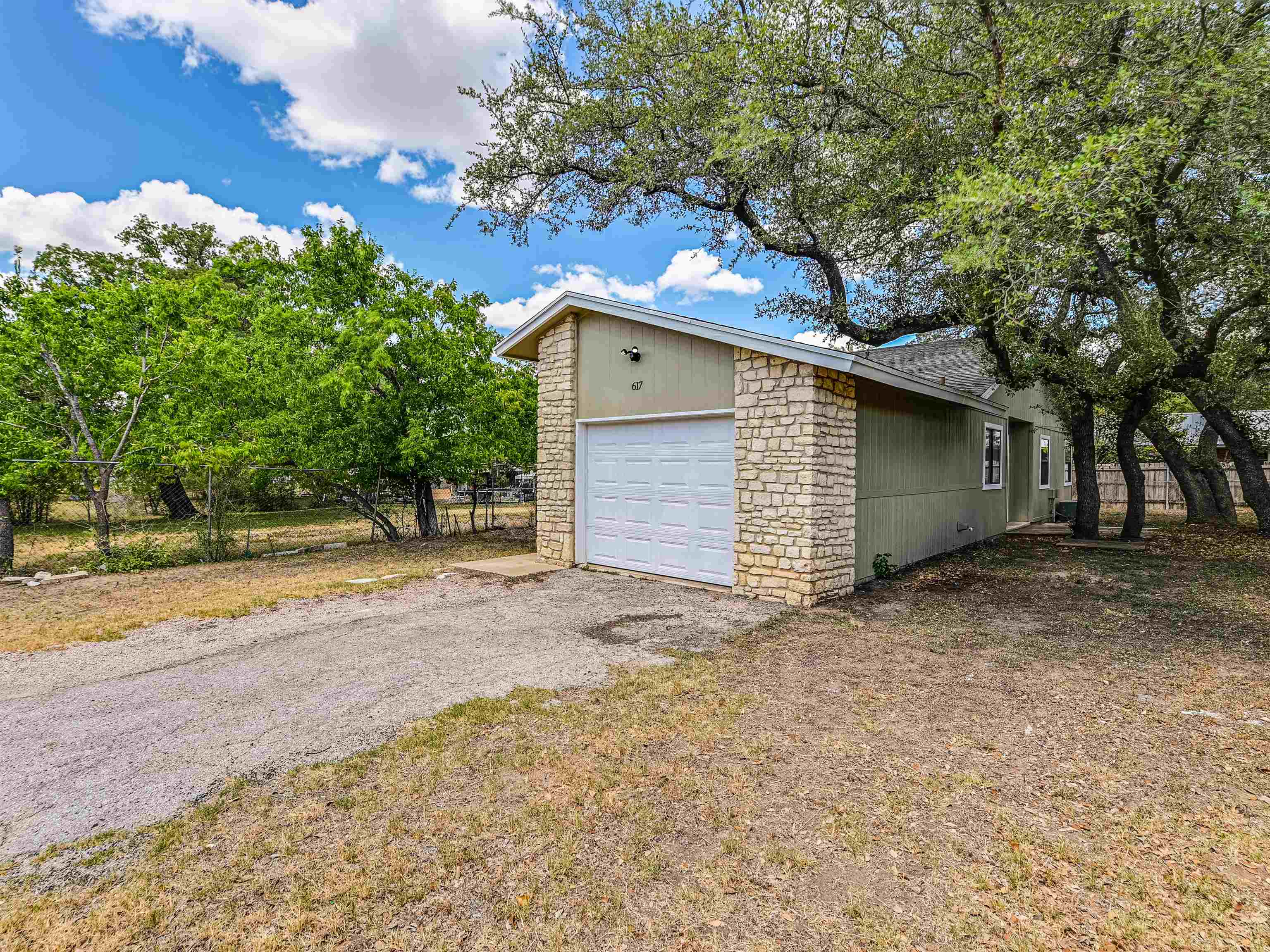617 Aspen Lane Cottonwood Shores TX 78657