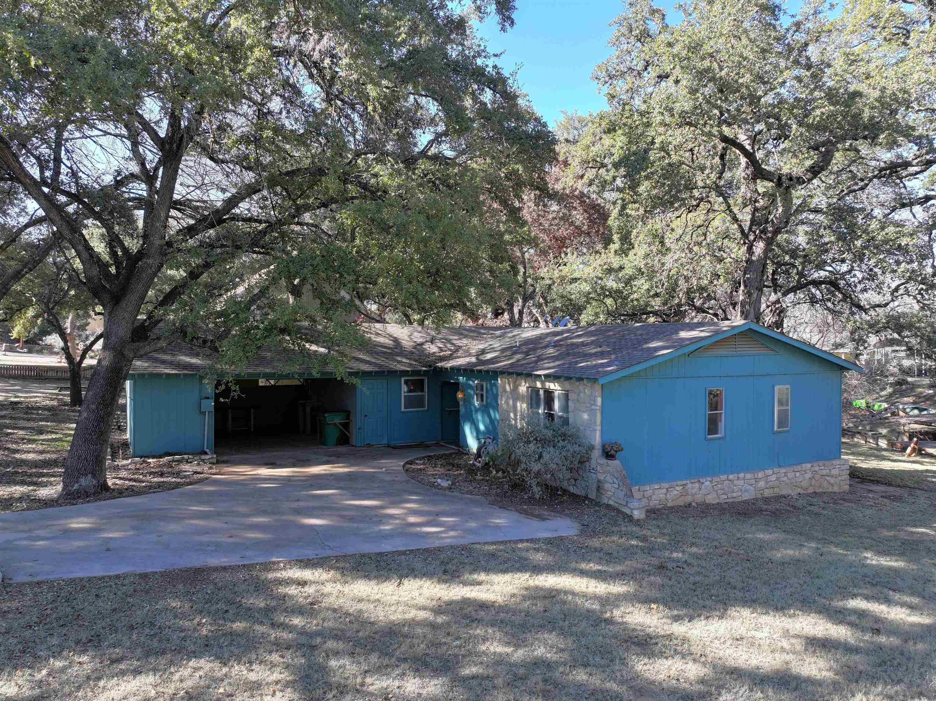 5309 Shady Oaks Circle Kingsland TX 78639