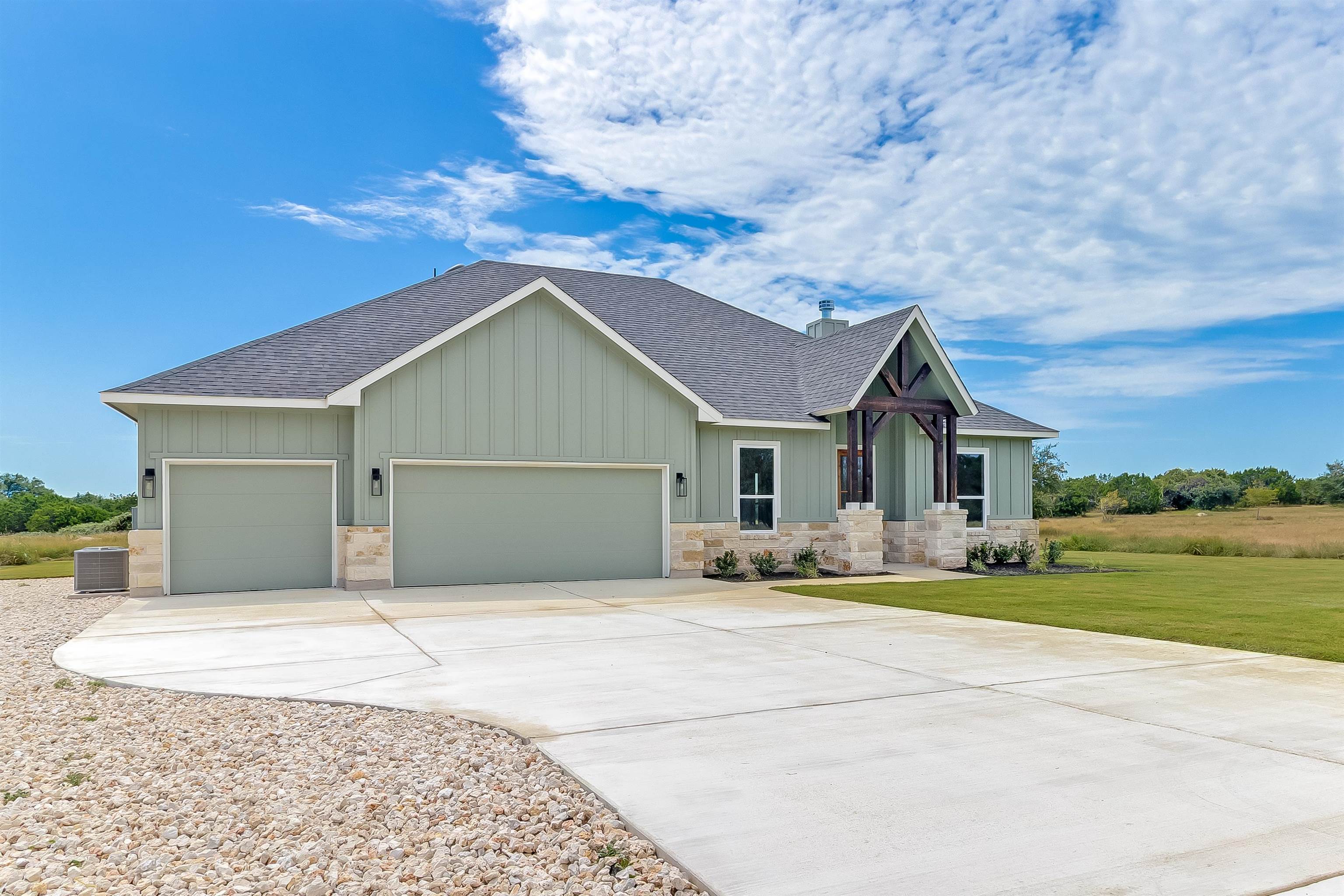 111 S Draper Lane Bertram TX 78605